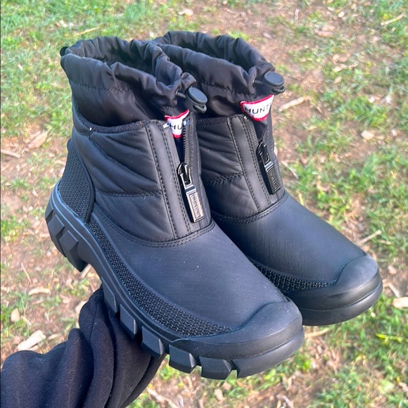 Hunter Shoes - Hunter NWOT Black Insulated Boots